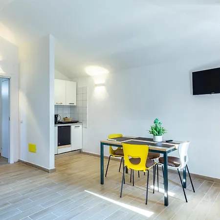 Pensión Learooms 3*